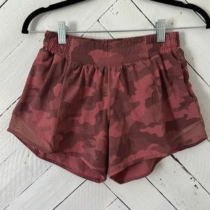 Lululemon Hotty Hot Low-Rise Lined Short 4"